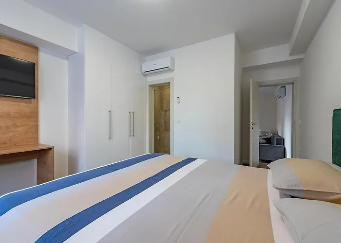 Appartement In With Kitchen *